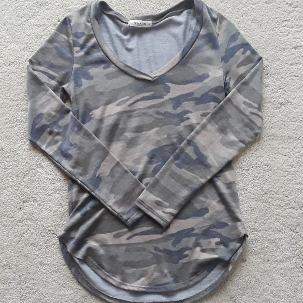 Camouflage long sleeve t-shirt